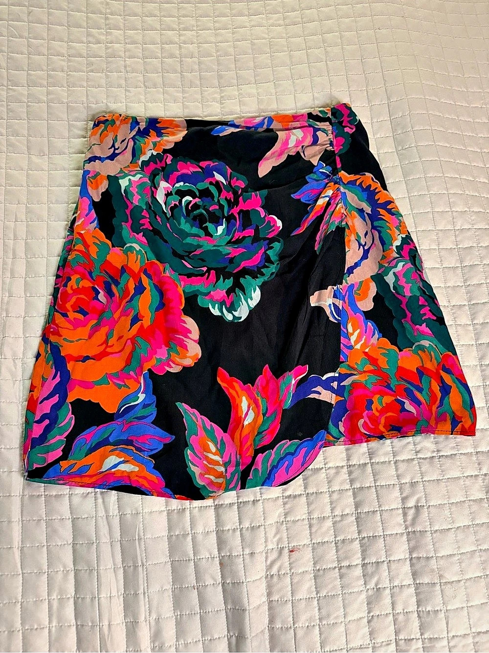 Zara Floral High Waist Skirt in Black & Pink Size Small